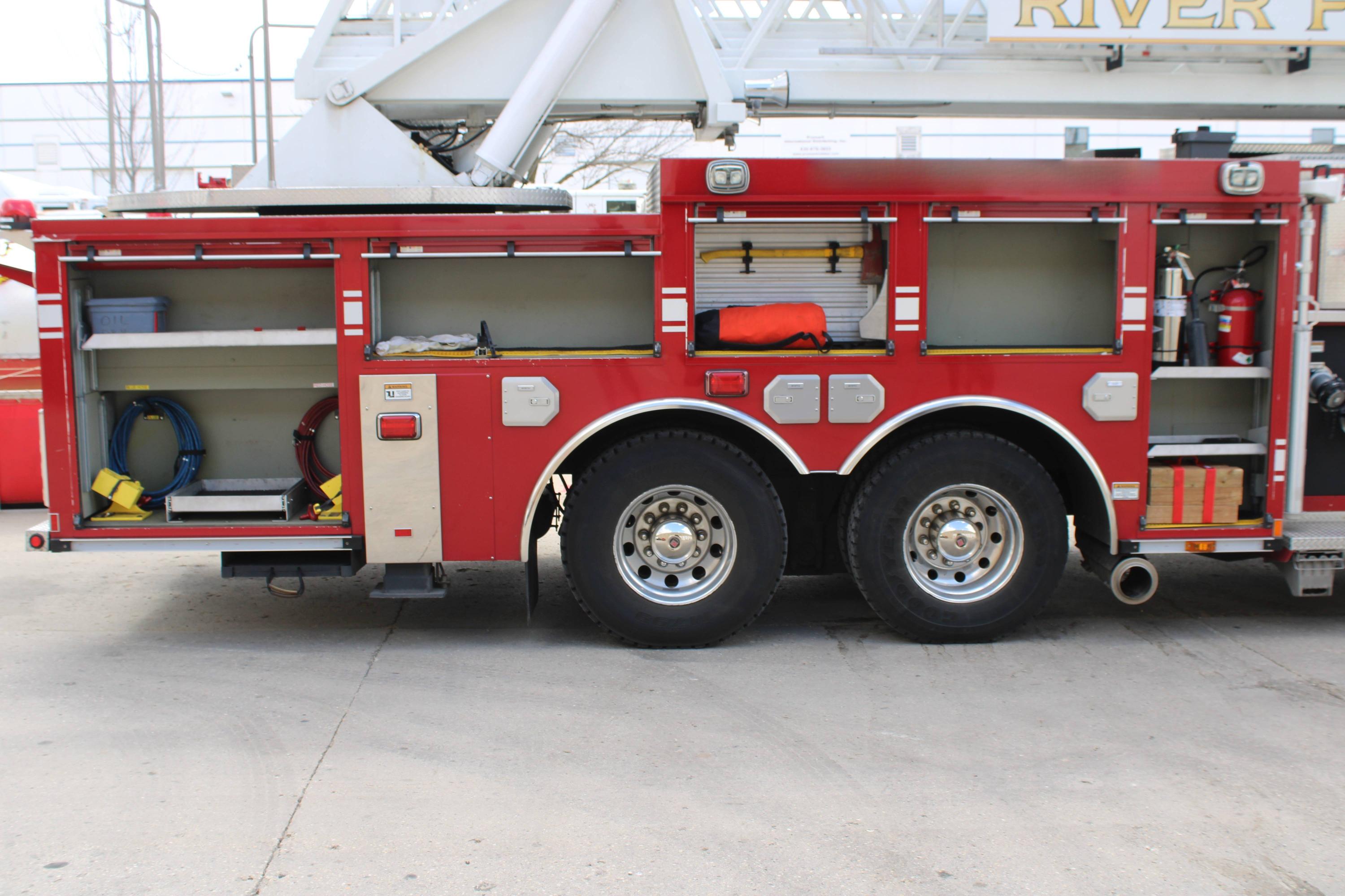 2013 Spartan Sirius MFD 105' Quint - image 15