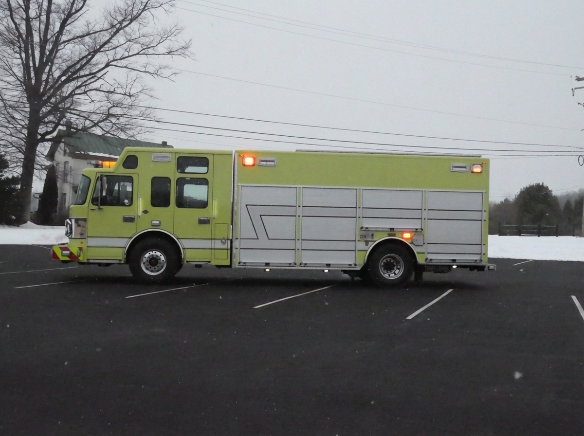 2018 Rescue 1 Spartan Heavy Rescue - image 4