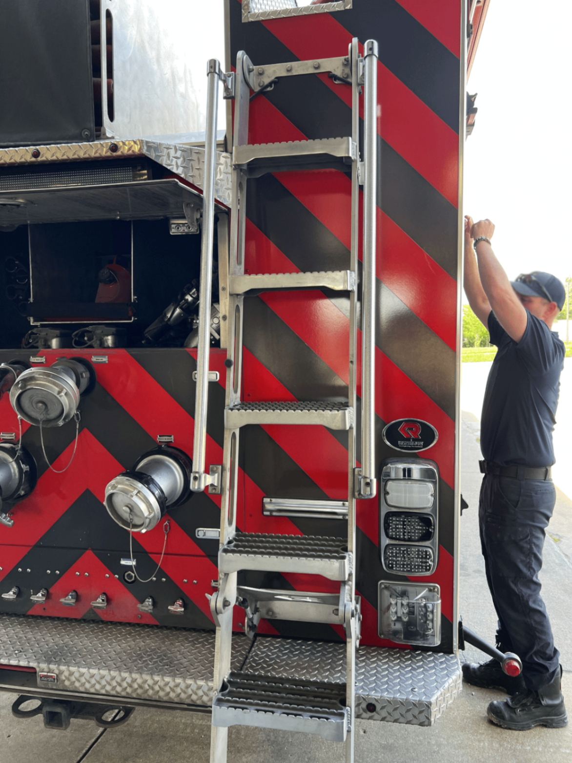 2018 Rosenbauer Commander Rescue Pumper - image 18