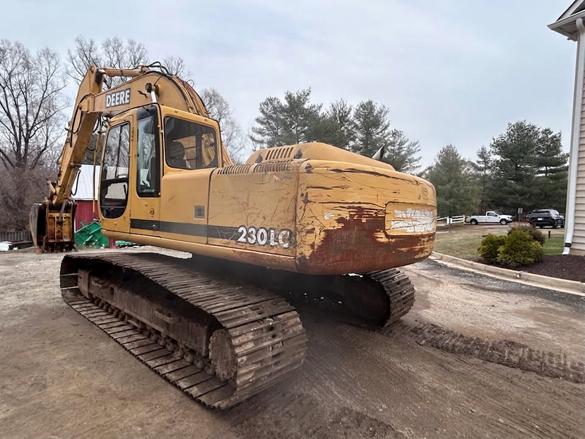 2001 John Deere 230LC Excavator — photo 3