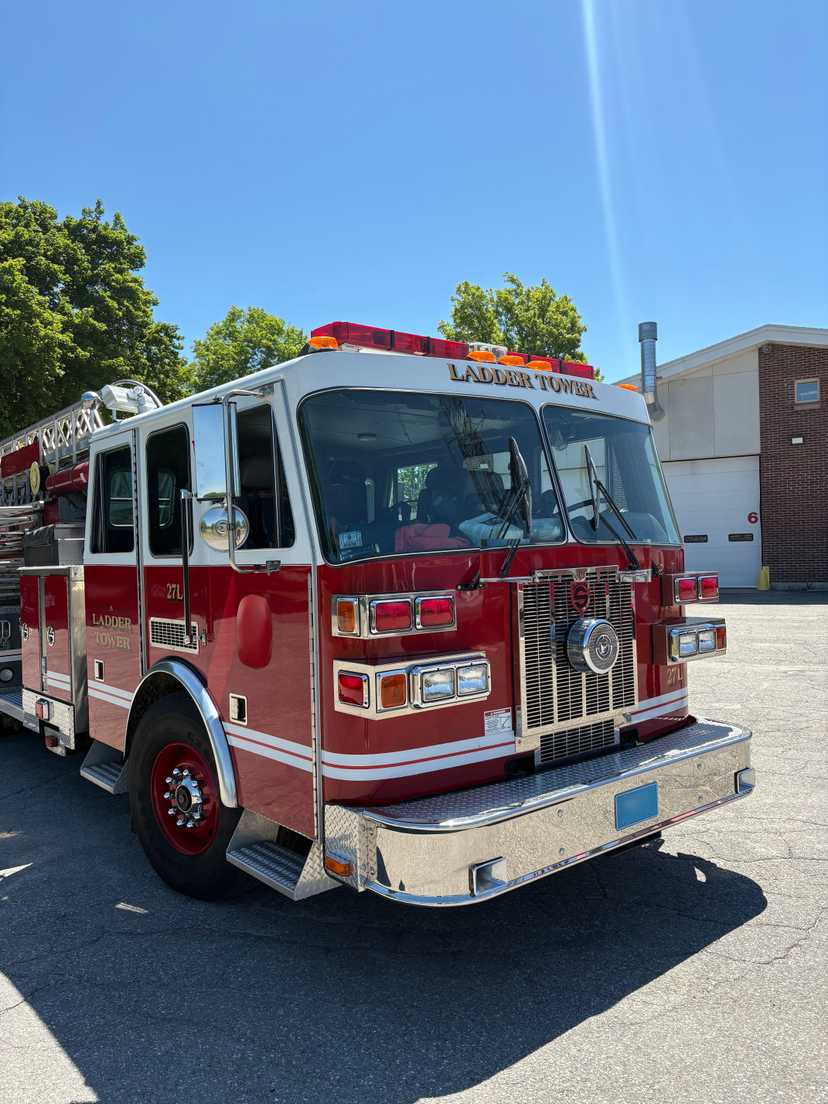 1999 Sutphen 75' Aerial