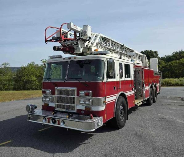 1999 Pierce Dash 105' Quint - image 3