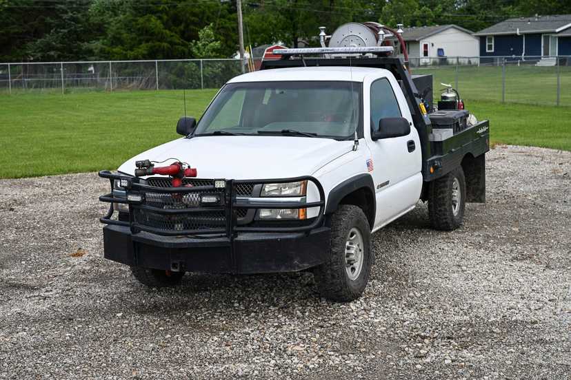 2003 Chevrolet 2500HD 4x4 Brush Truck — photo 3