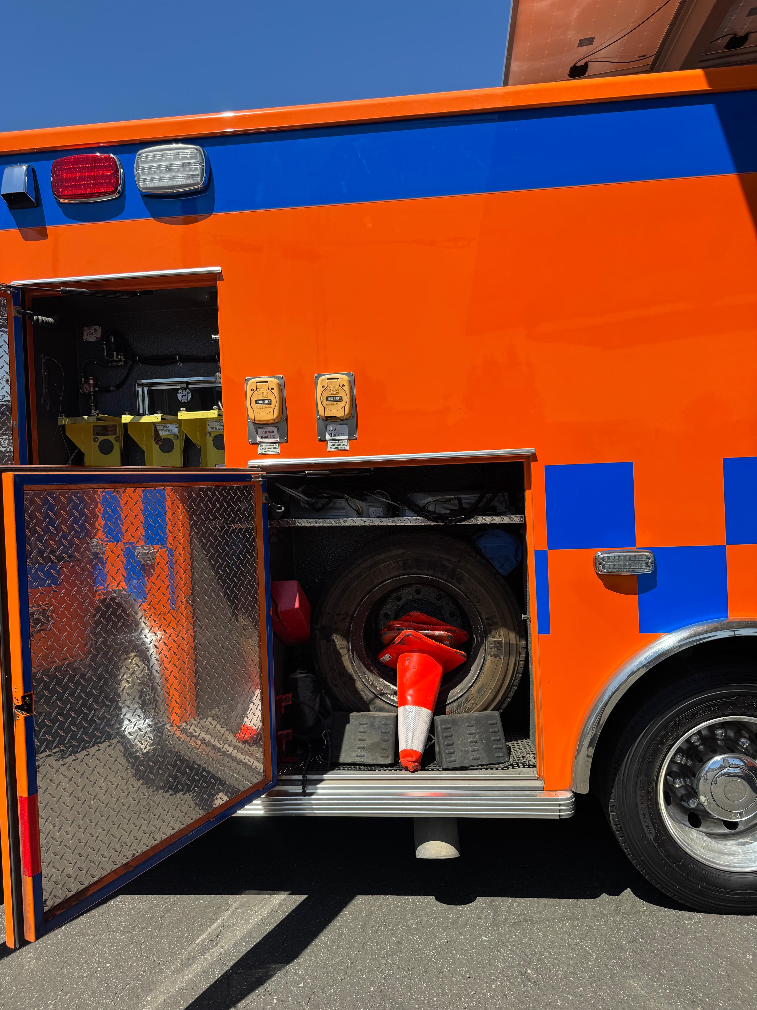2016 International Type I Ambulance - image 15