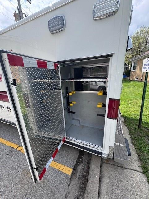 2016 Road Rescue Ford Type III Ambulance - image 11