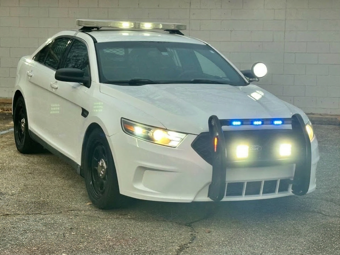 2017 Ford Taurus Police Interceptor - image 10