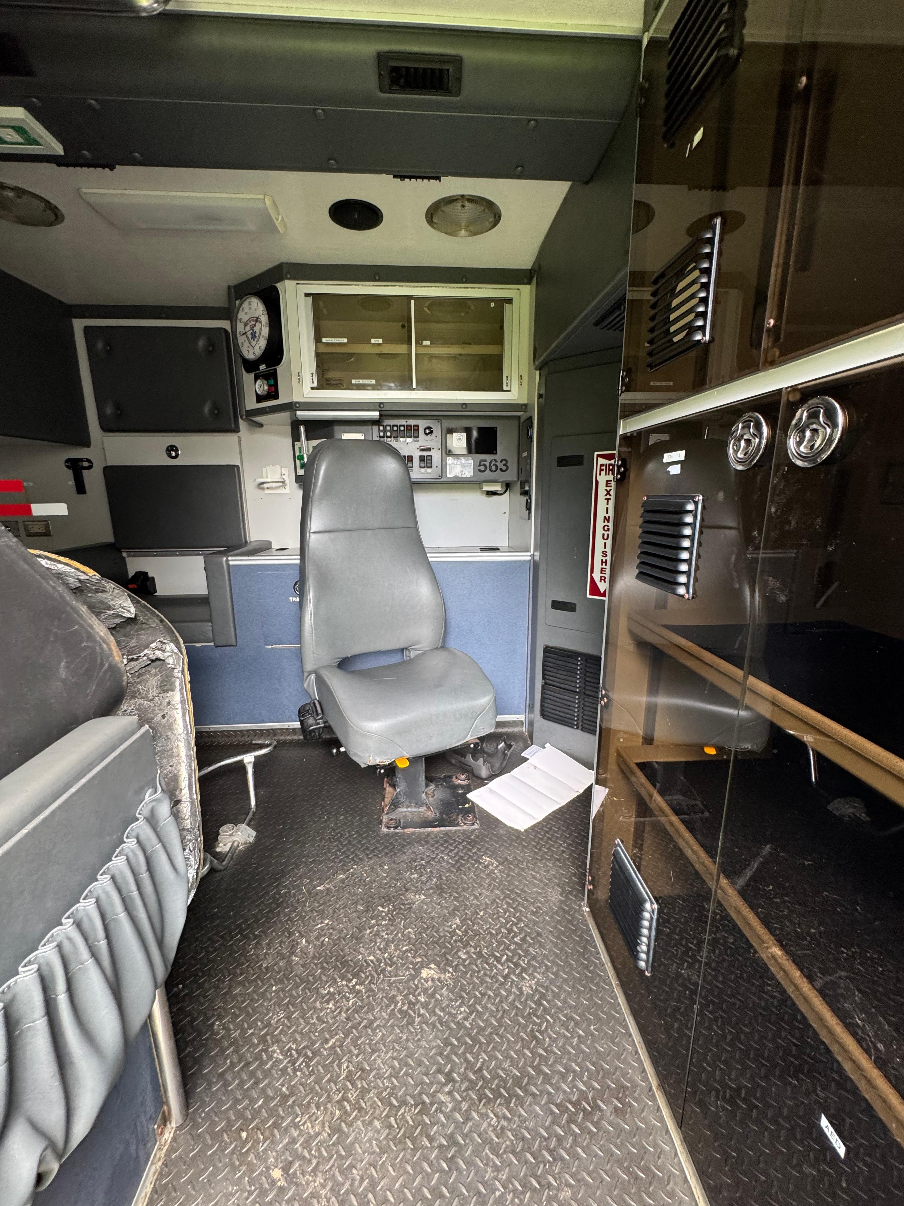 2006 Horton Ford Type III Ambulance - image 9