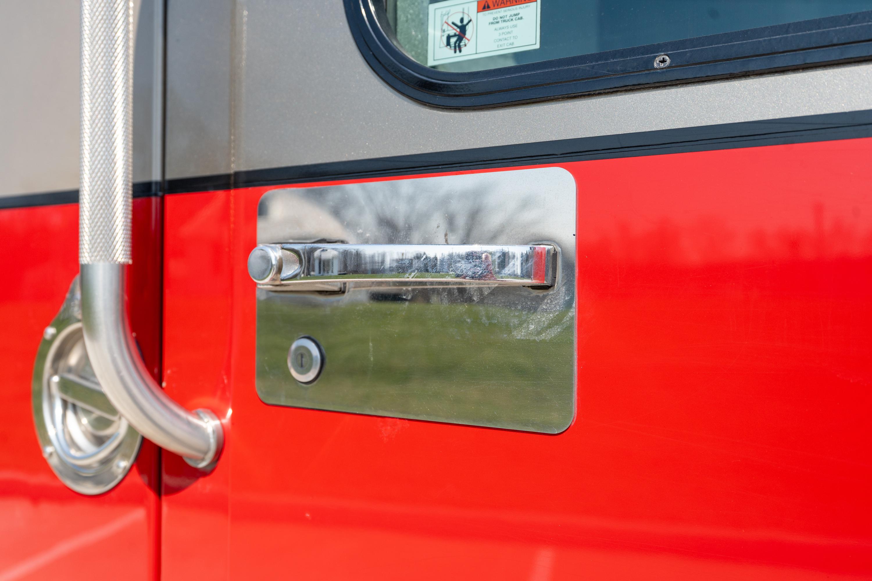 2005 Rosenbauer Spartan Rescue Pumper - image 28