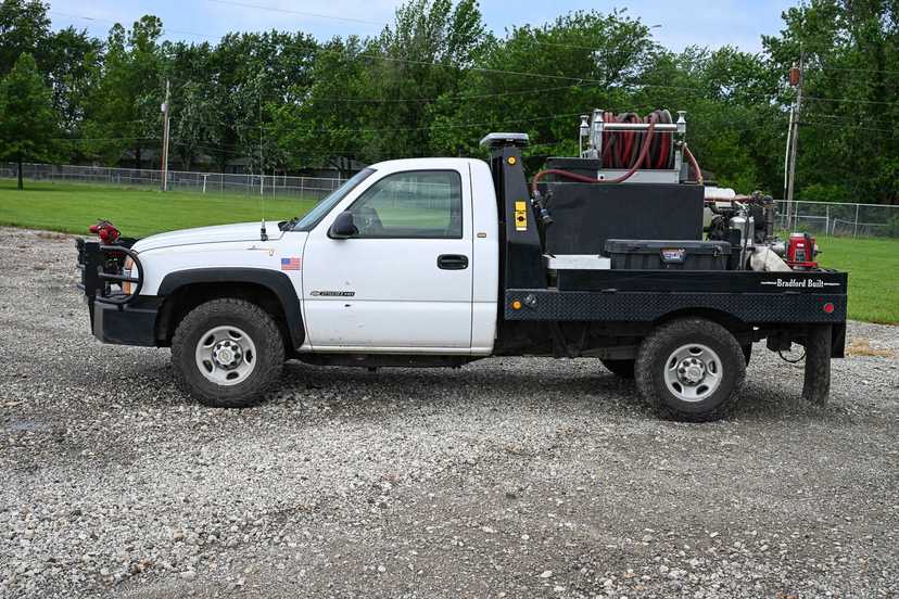 2003 Chevrolet 2500HD 4x4 Brush Truck — photo 4