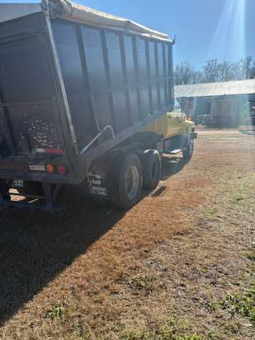 2002 GMC 7500C Dump Truck — photo 6