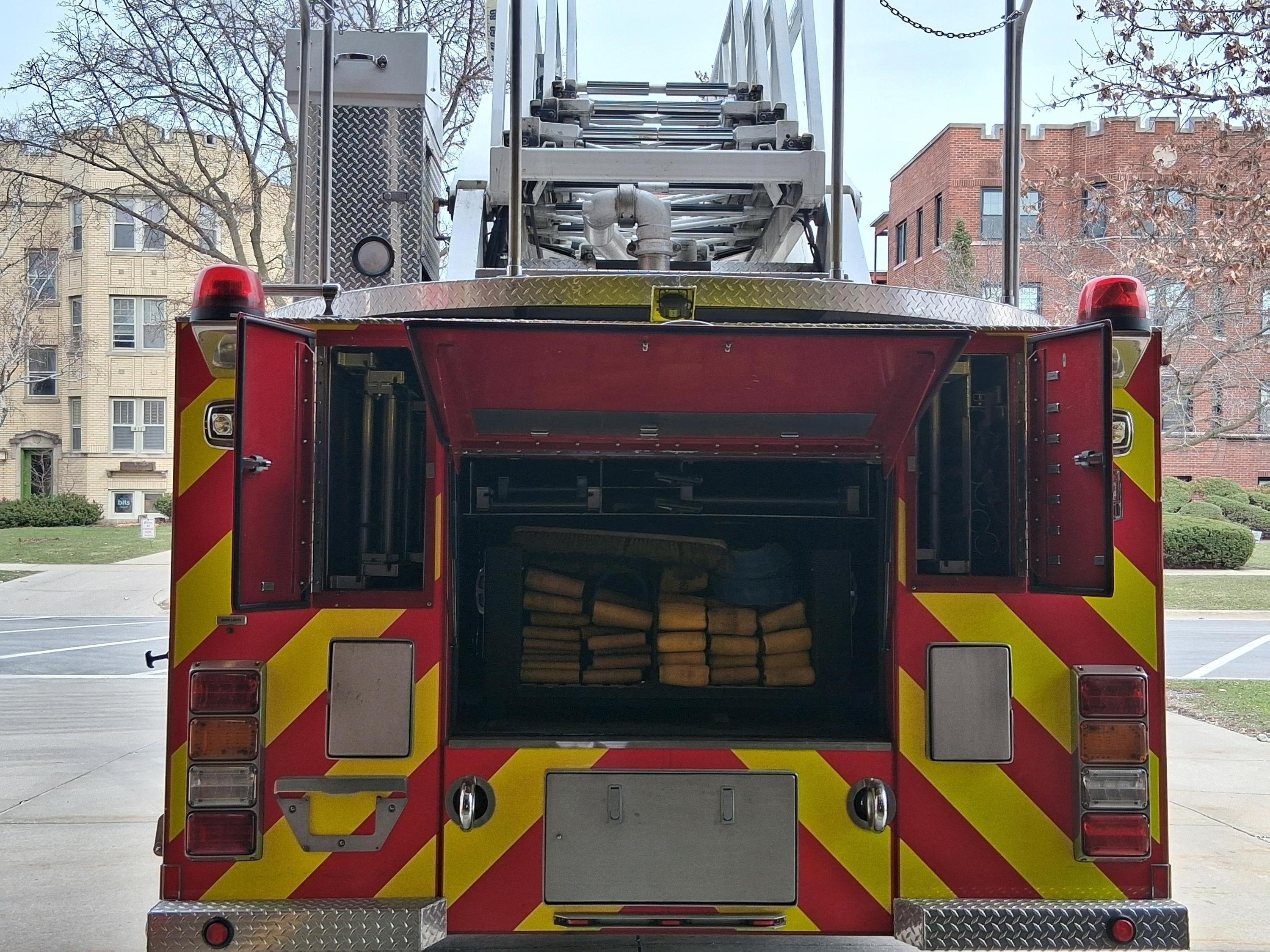 2013 Spartan Sirius MFD 105' Quint - image 32
