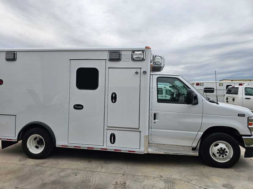 2025 Ford E-450 Type III Ambulance — photo 2