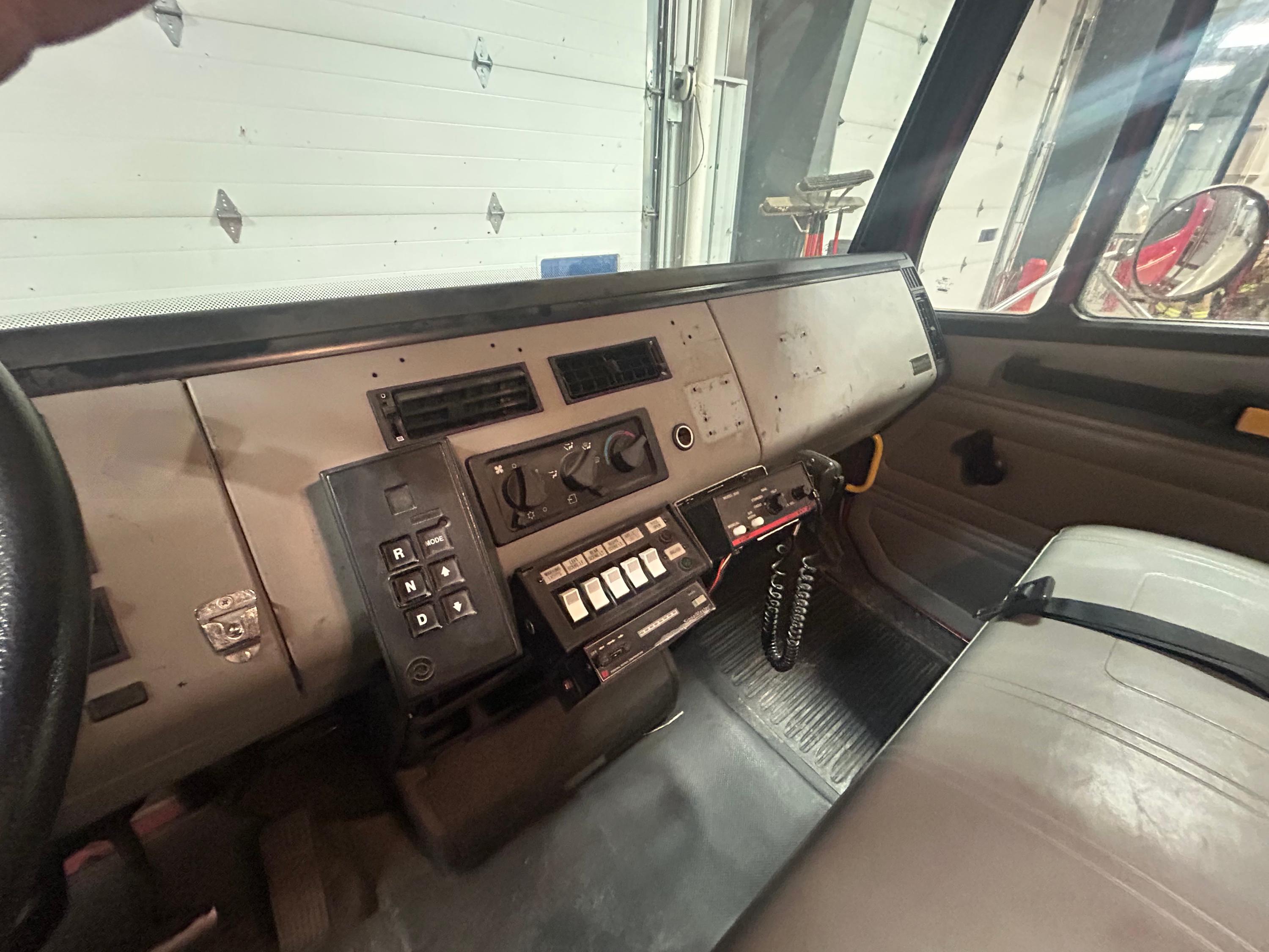 2000 MidWest Freightliner Pumper Tanker - image 6