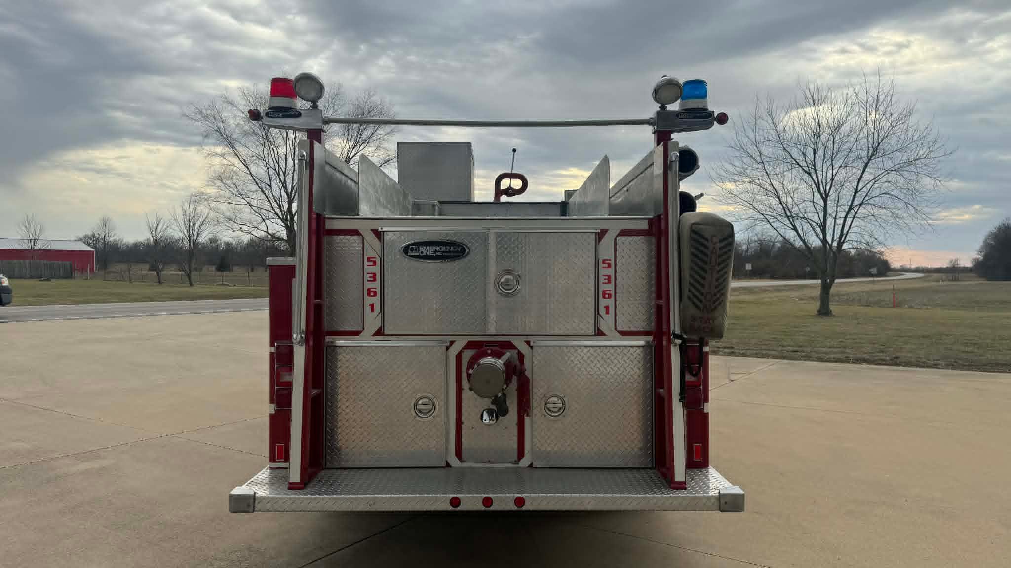 1984 E-One Ford Pumper Tanker - image 9