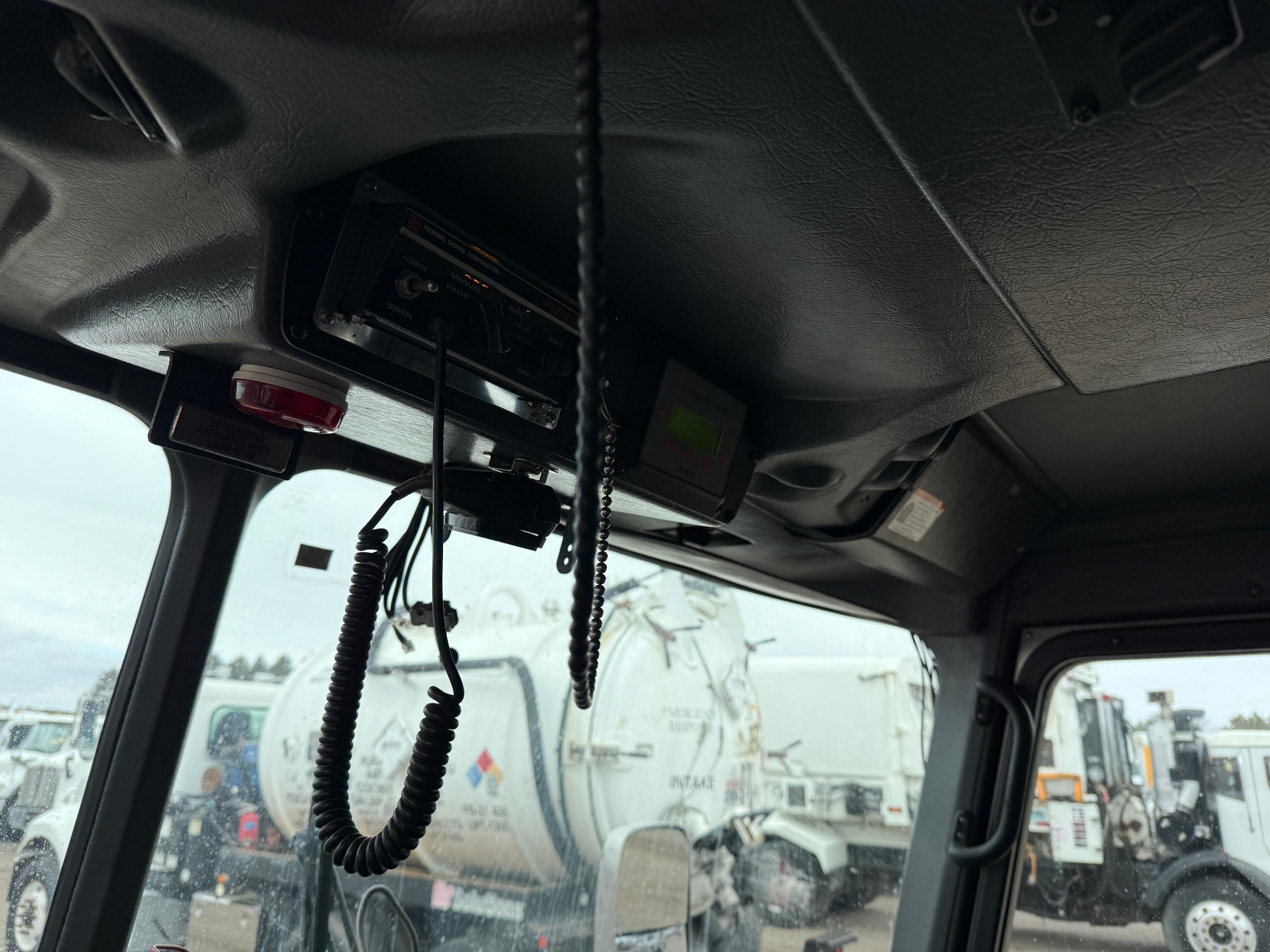2005 E-One Pumper - image 22