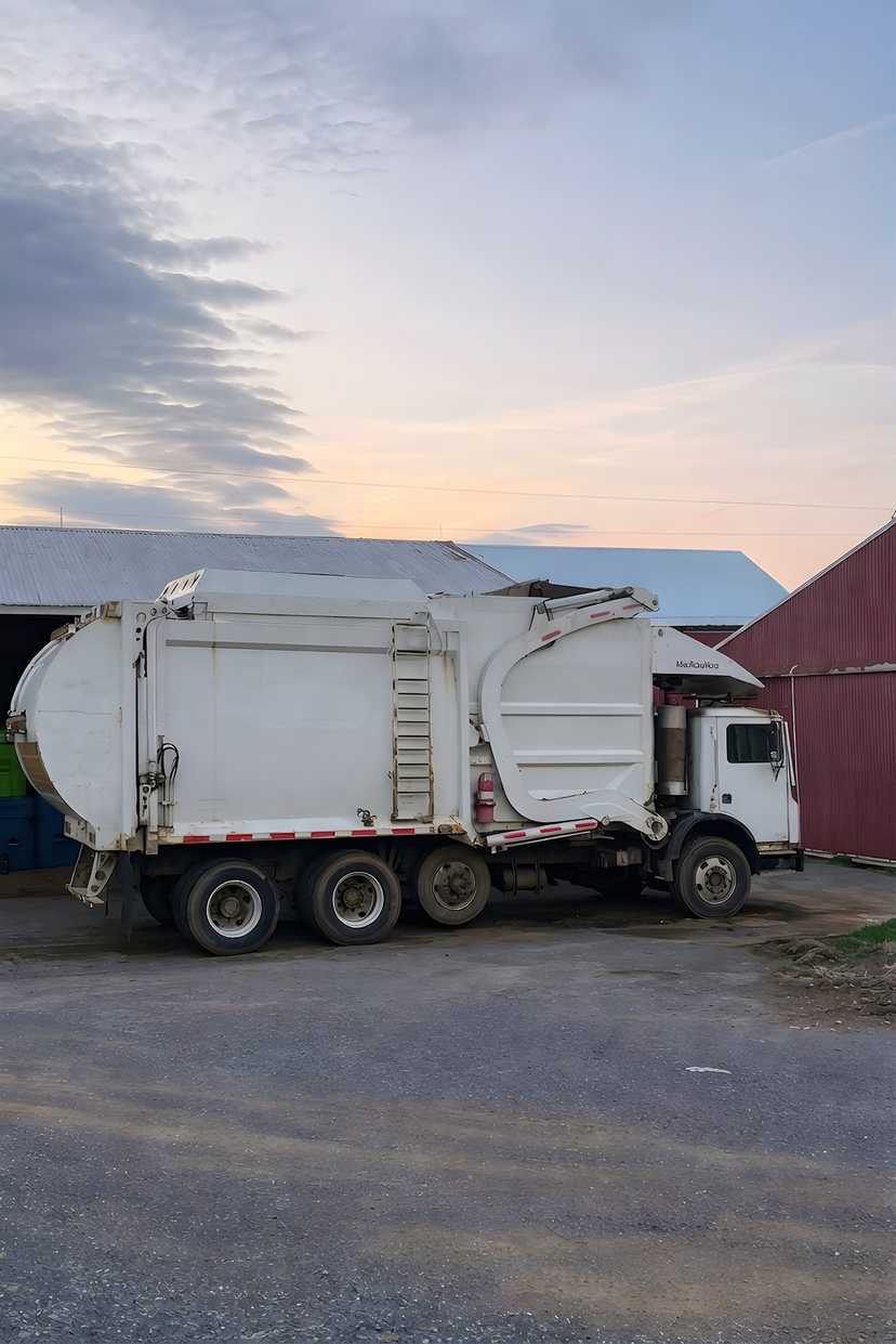 2016 Mack McNeilus Front Loader