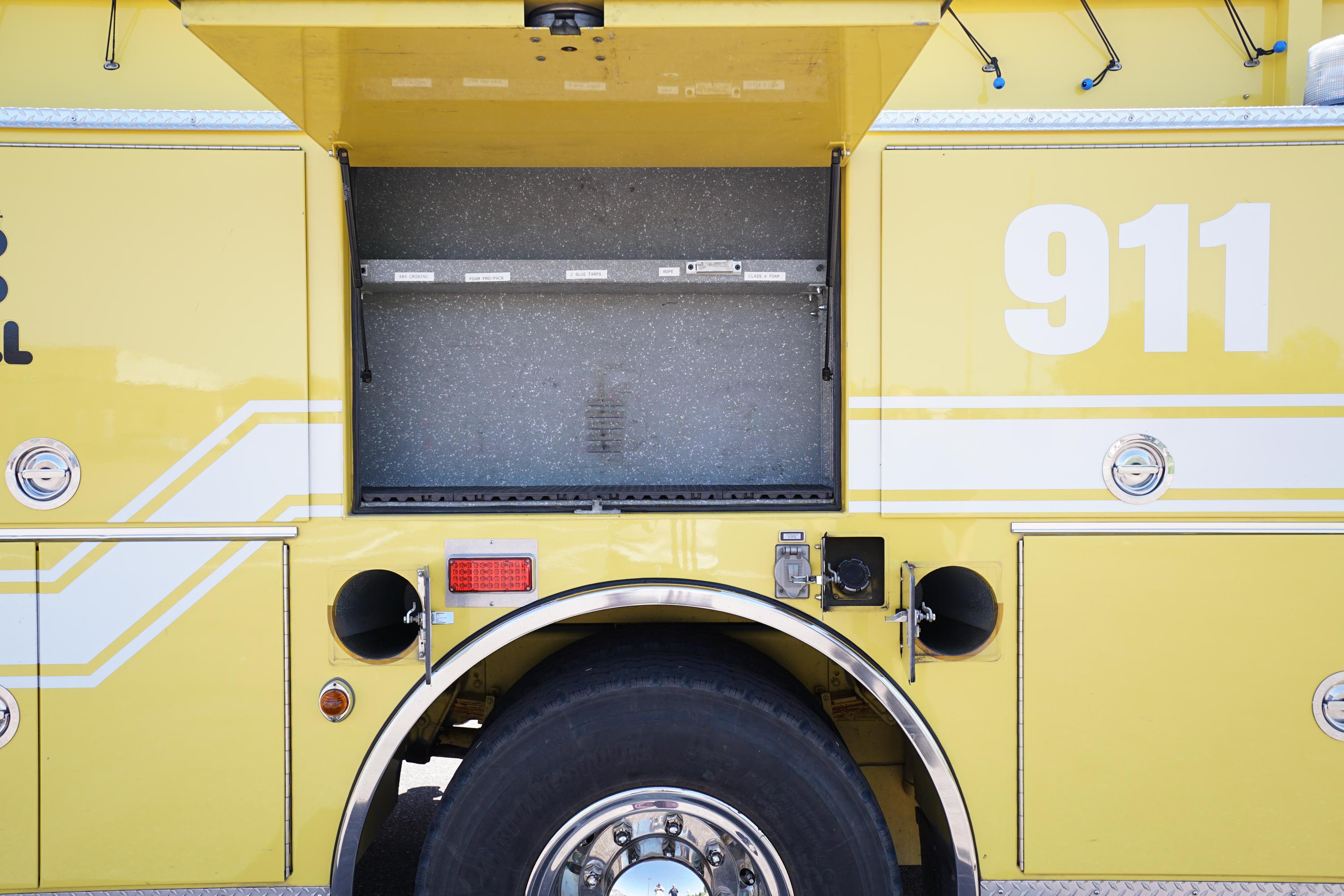 1995 Pierce Saber Pumper - image 76