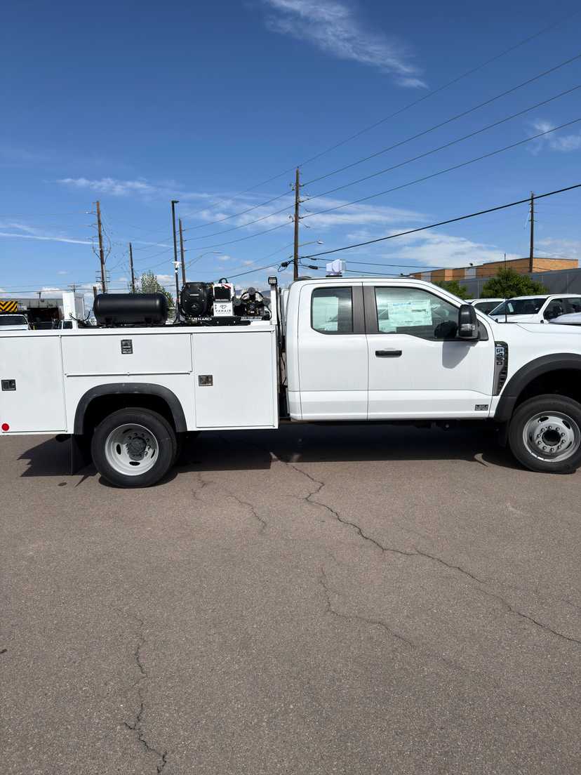 2024 Ford F-450 4x4 Welding Work Truck — photo 4