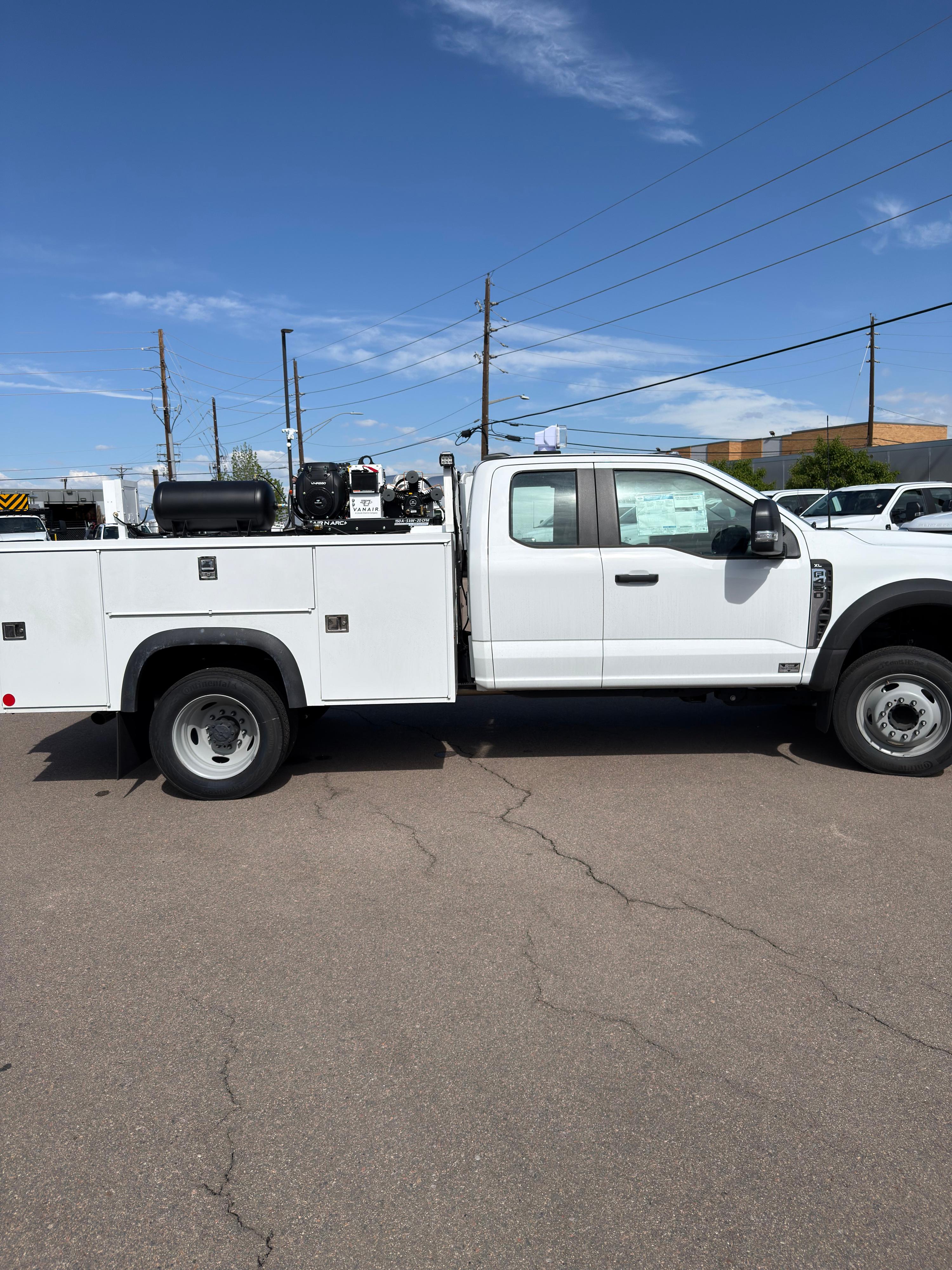 2024 Ford F-450 4x4 Welding Work Truck - image 4