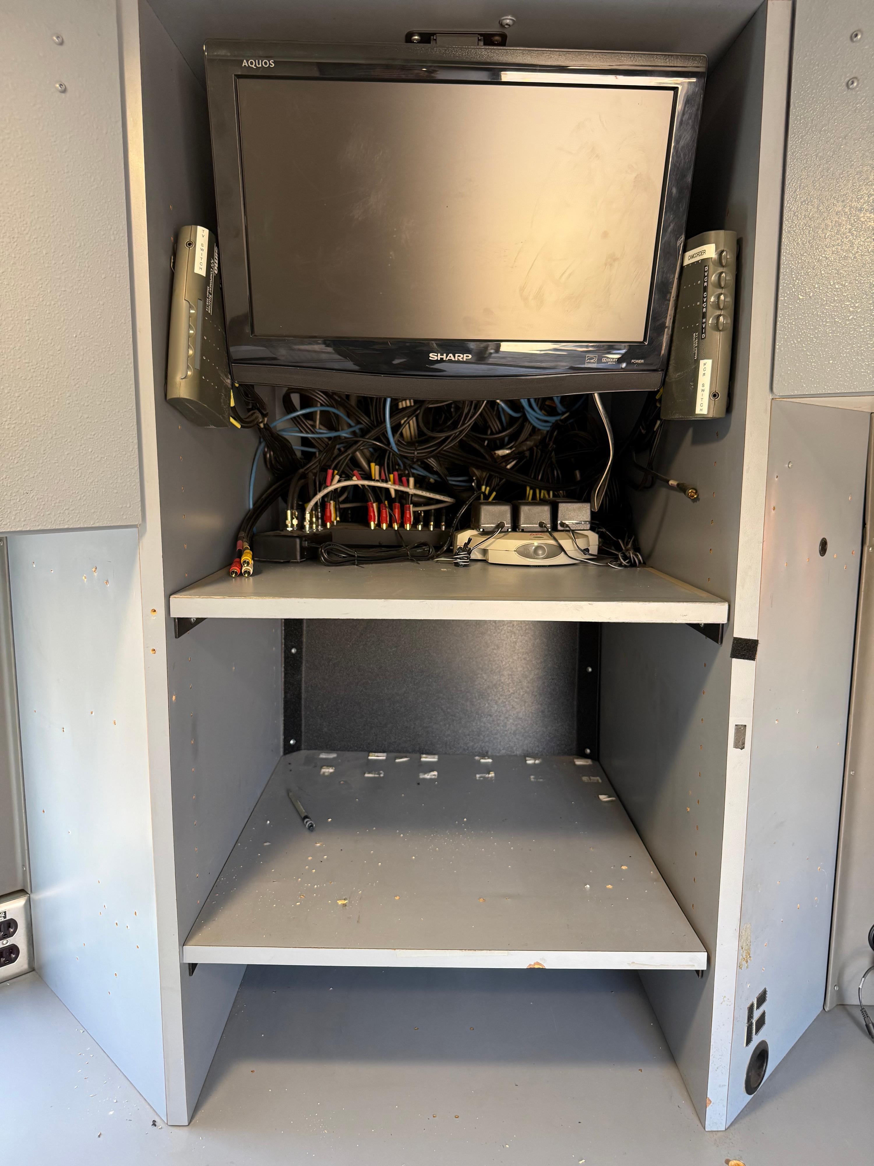 2001 E-One Command Center - image 23