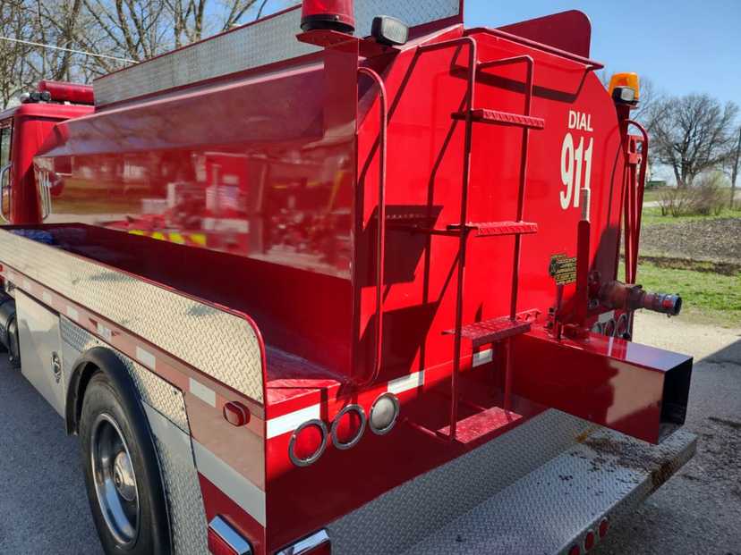 2000 International Tanker — photo 6