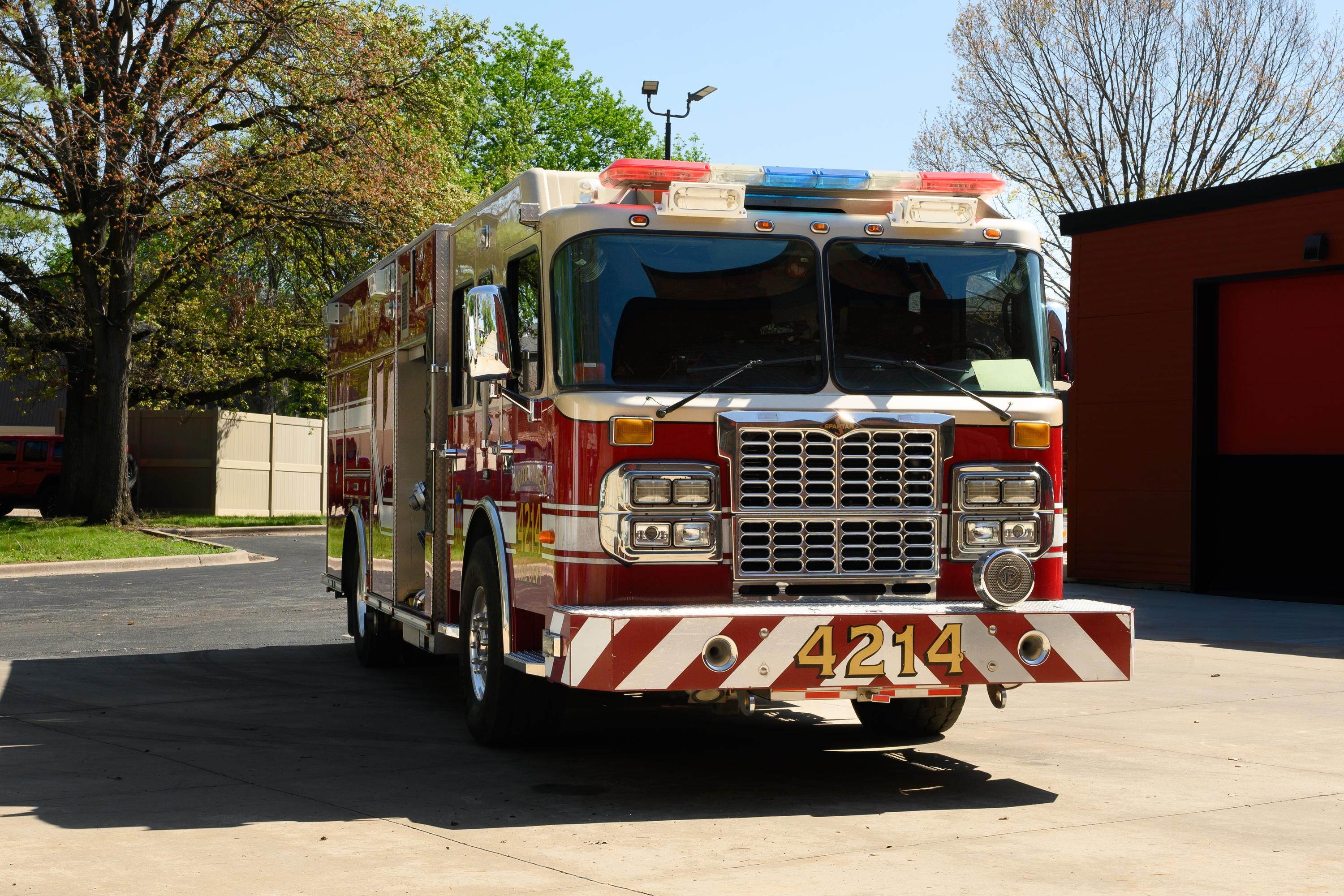 2009 Crimson Spartan Rescue Pumper - image 4
