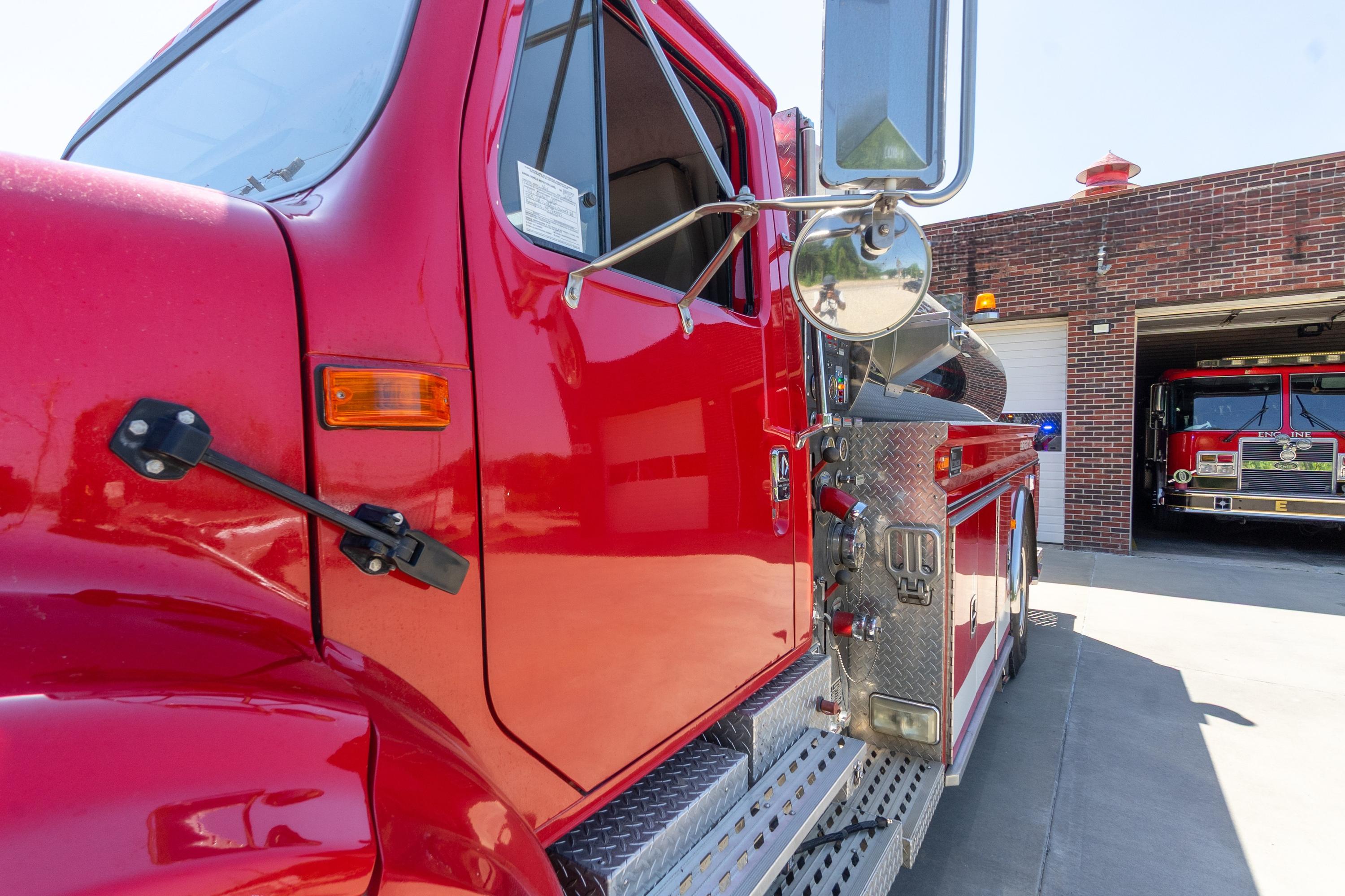 2001 New Lexington International Tanker - image 13