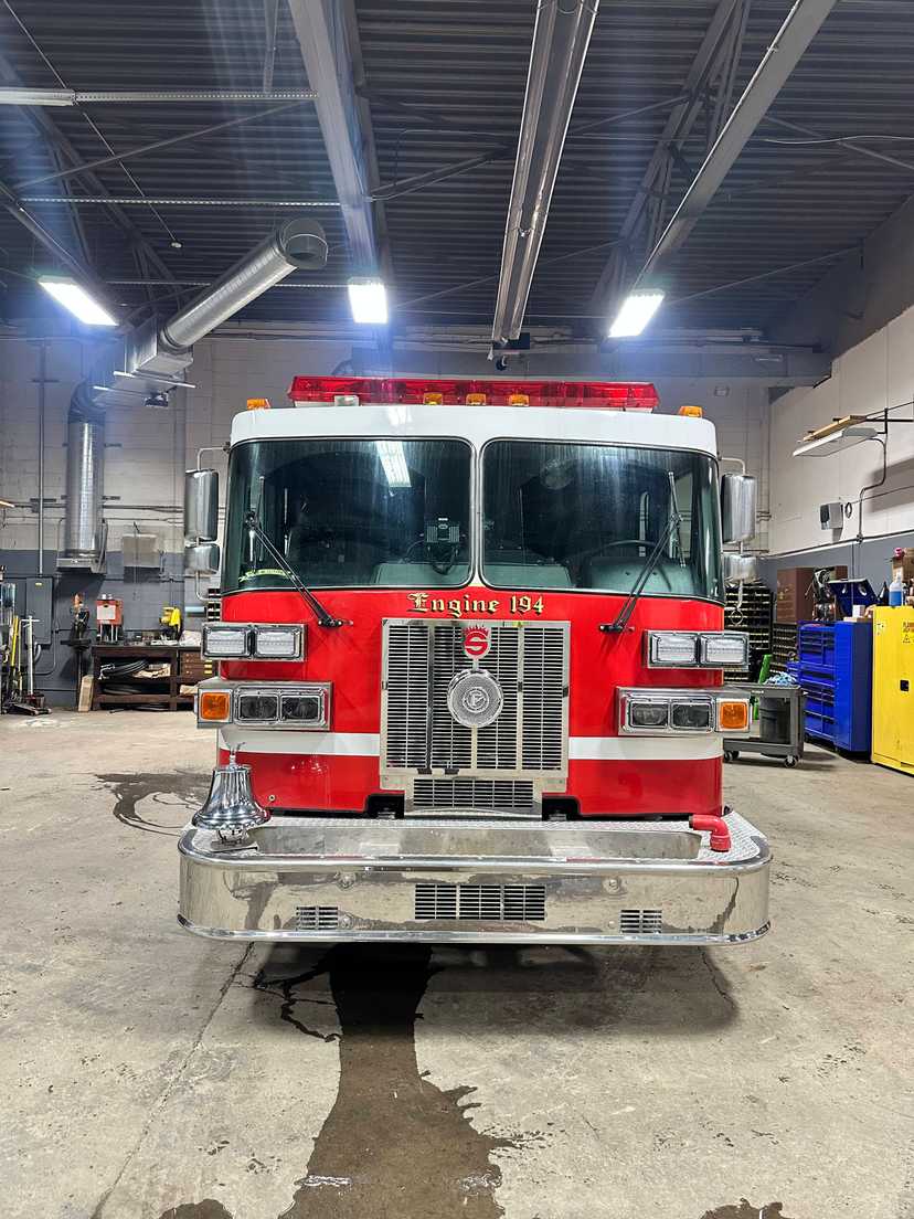 2001 Sutphen Monarch Pumper — photo 2