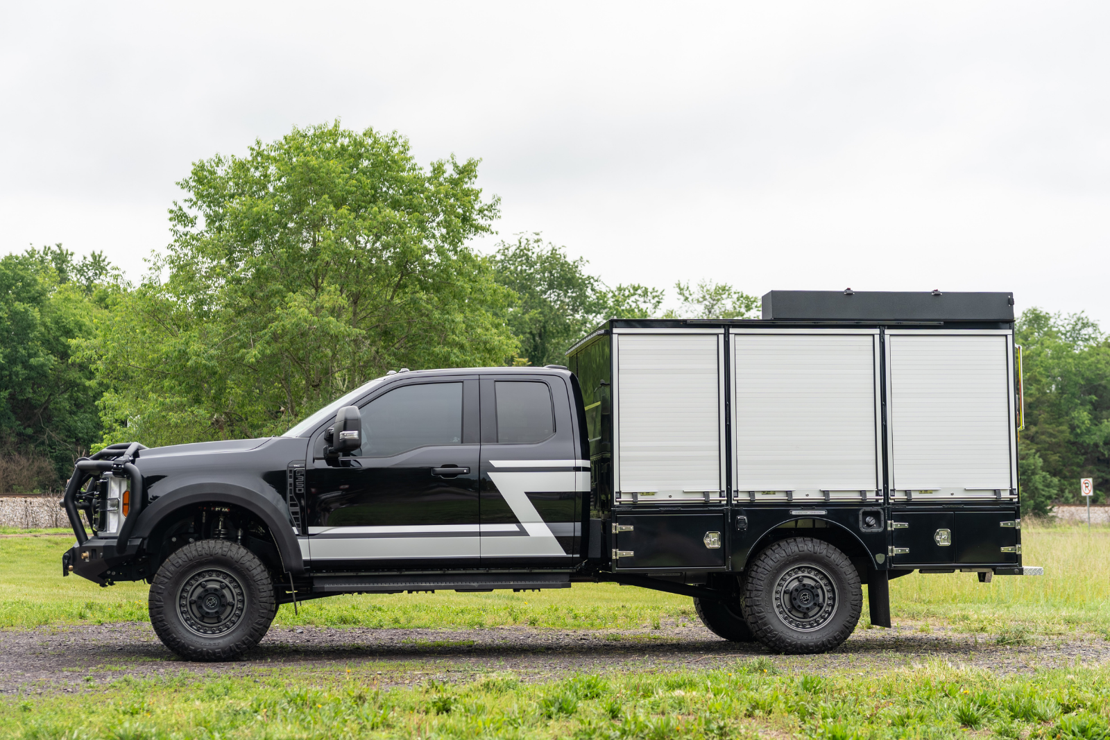 2025 Ford F350 4x4 Quick Attack - image 8