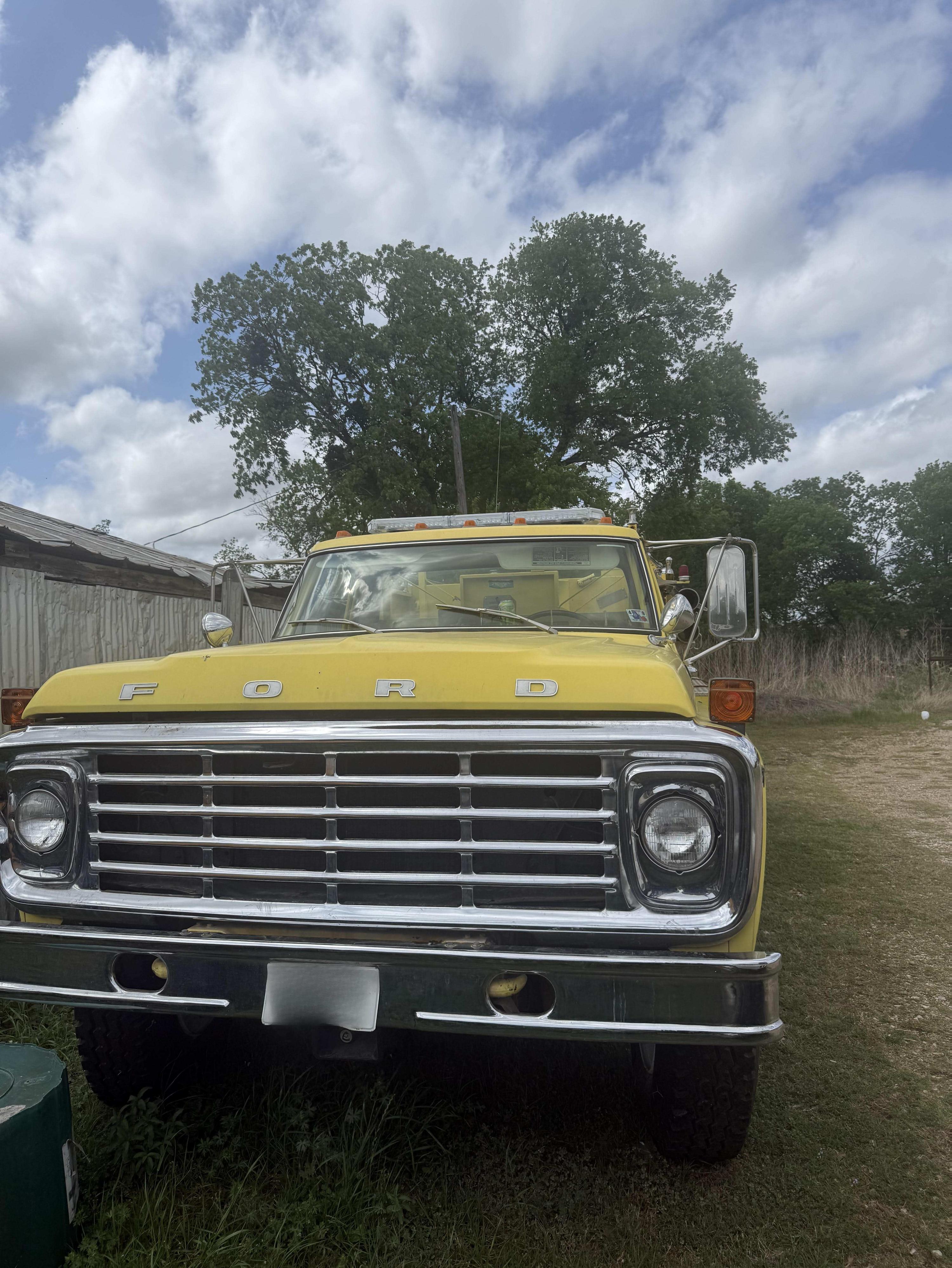 1978 Ford F700 Tanker - image 1