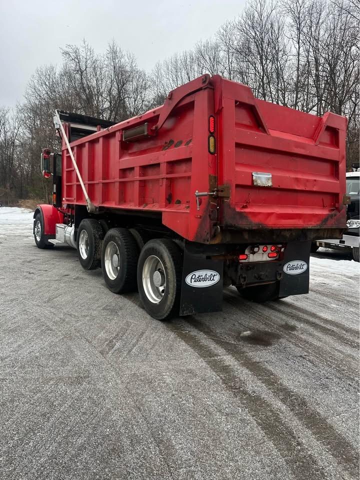 2007 Peterbilt 357 Dump Truck - image 3