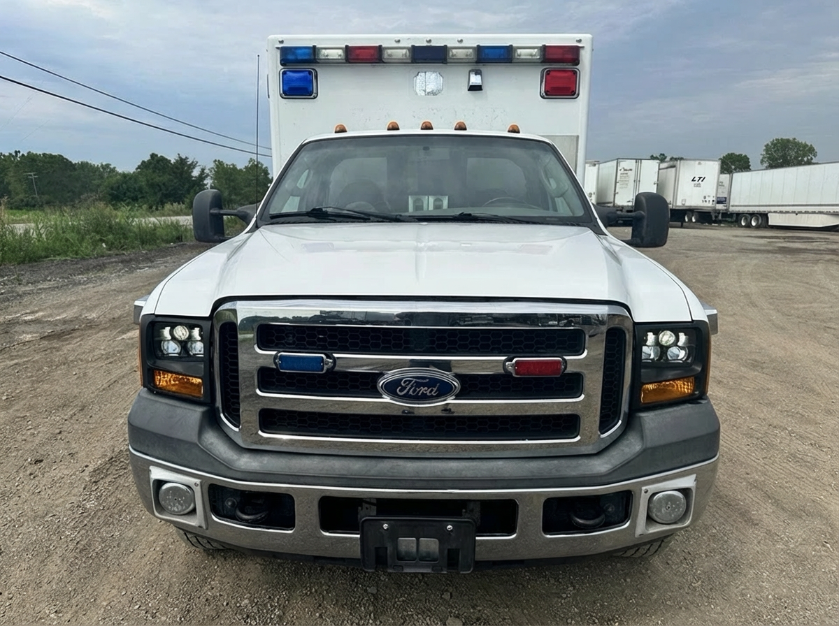 2007 MedTec Ford Type I Ambulance - image 3