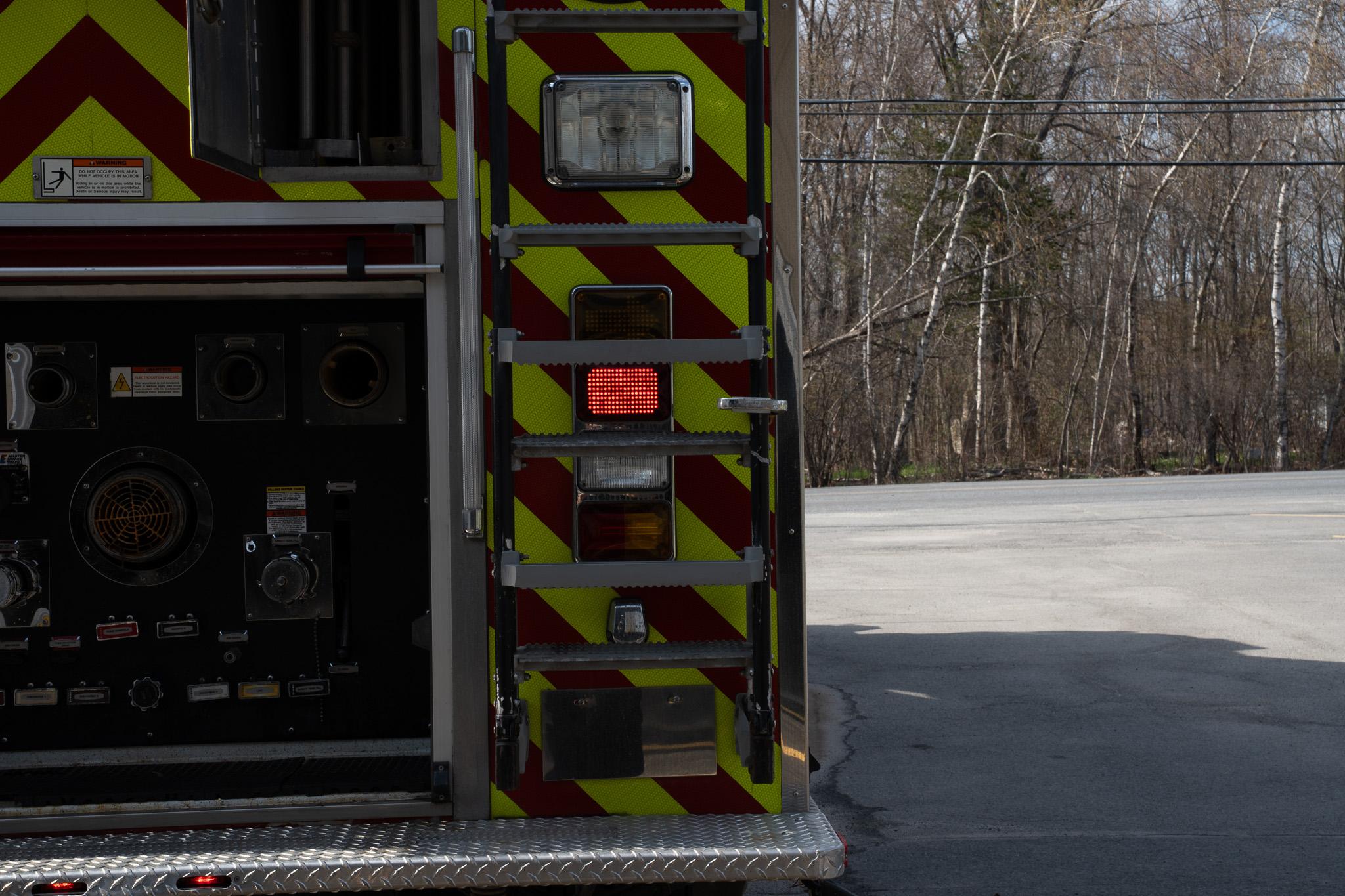 2009 KME Predator 4x4 Heavy Rescue - image 60