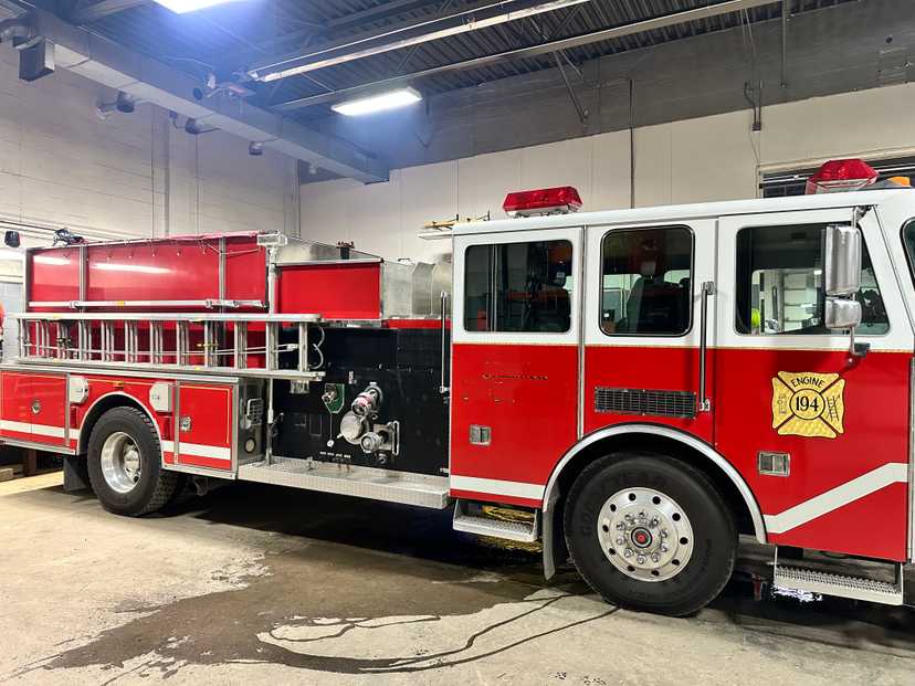 2001 Sutphen Monarch Pumper — photo 3