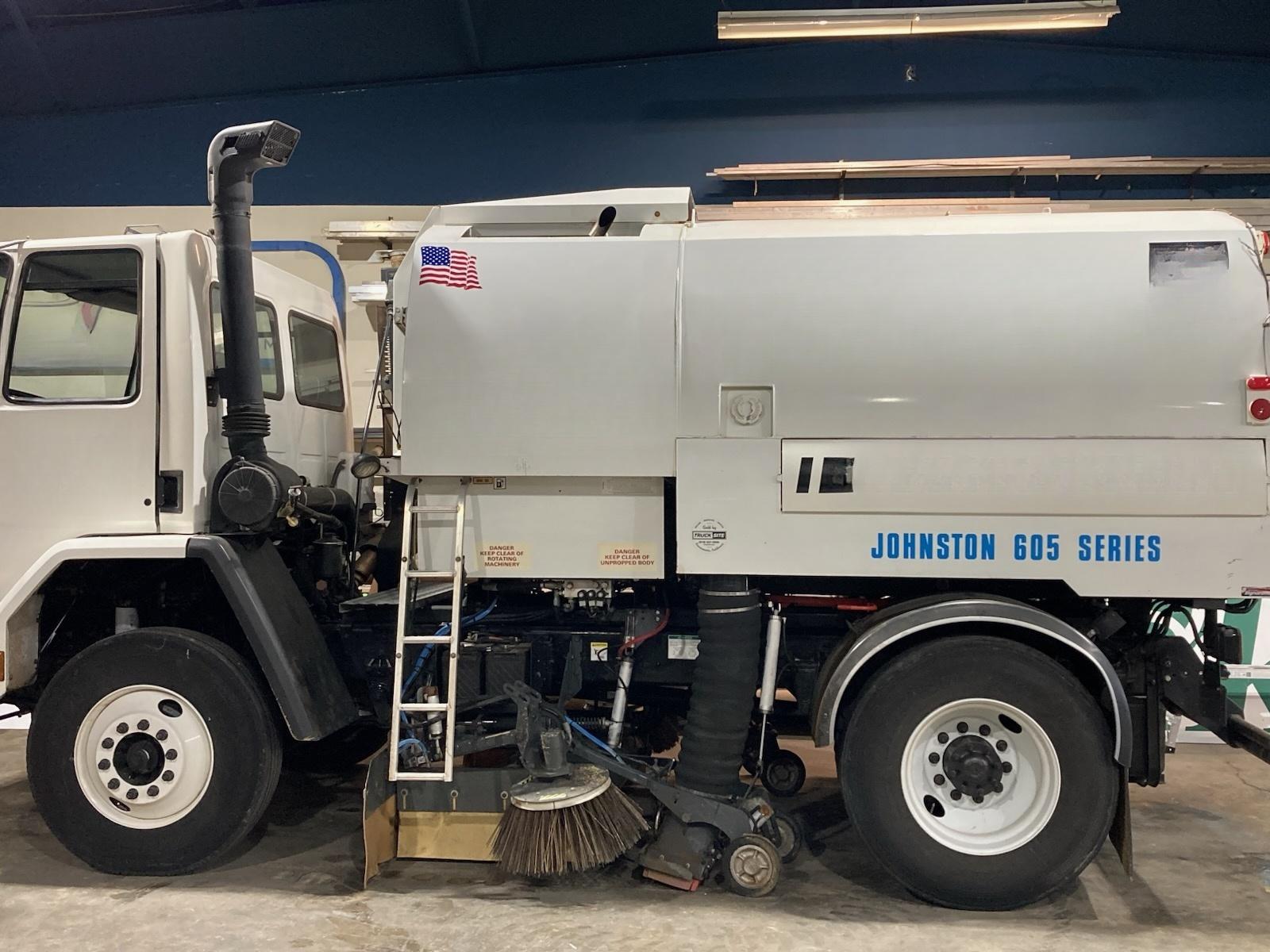 2000 Johnston 605 Sweeper - image 1