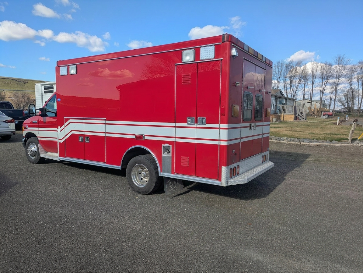 2006 Ford Type III Ambulance - image 3