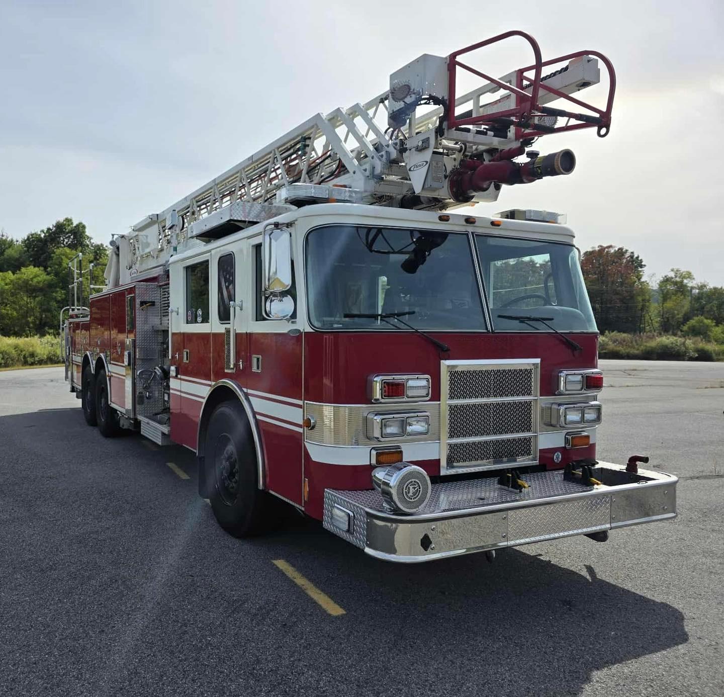 1999 Pierce Dash 105' Quint - image 1