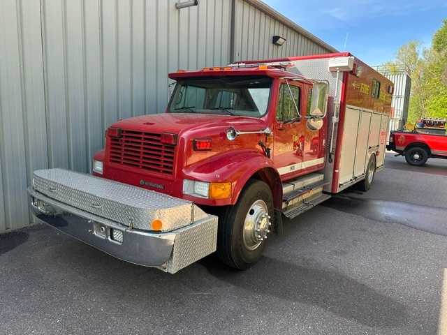 2001 International 4900 Heavy Rescue
