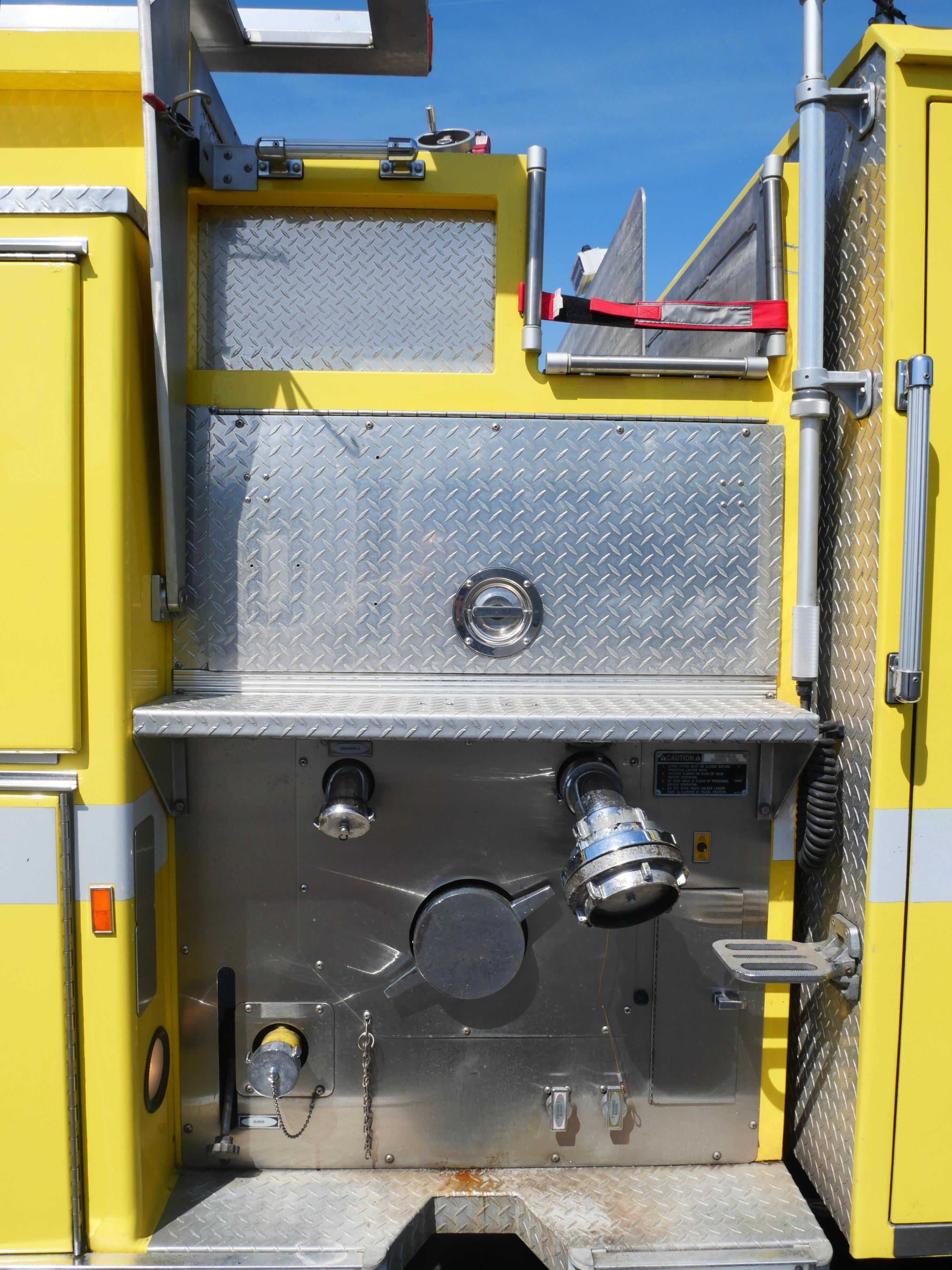 1995 E-One Cyclone Pumper - image 8