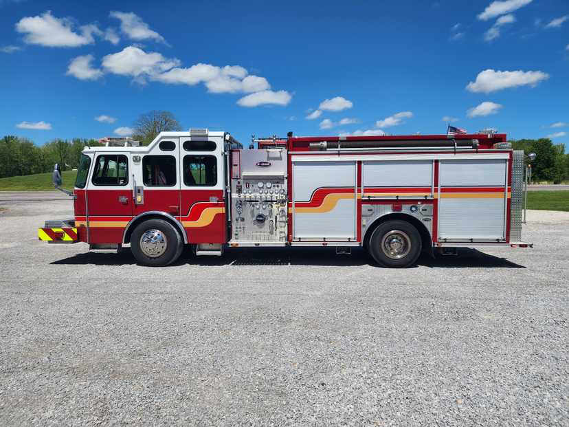 2013 E-One Typhoon Pumper — photo 2