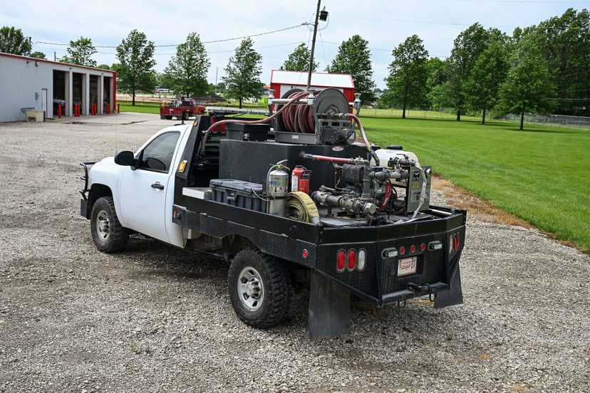 2007 Chevrolet 3500HD 4x4 Brush Truck — photo 2