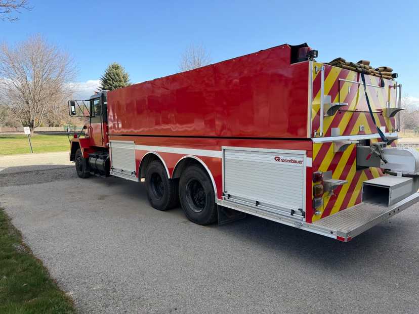 2002 AM General Tanker — photo 3