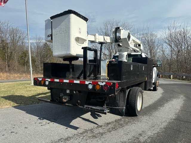 2019 Ford F550 4x4 Bucket Truck w/ Hi-Ranger LT40 Boom (45 ft) — photo 6