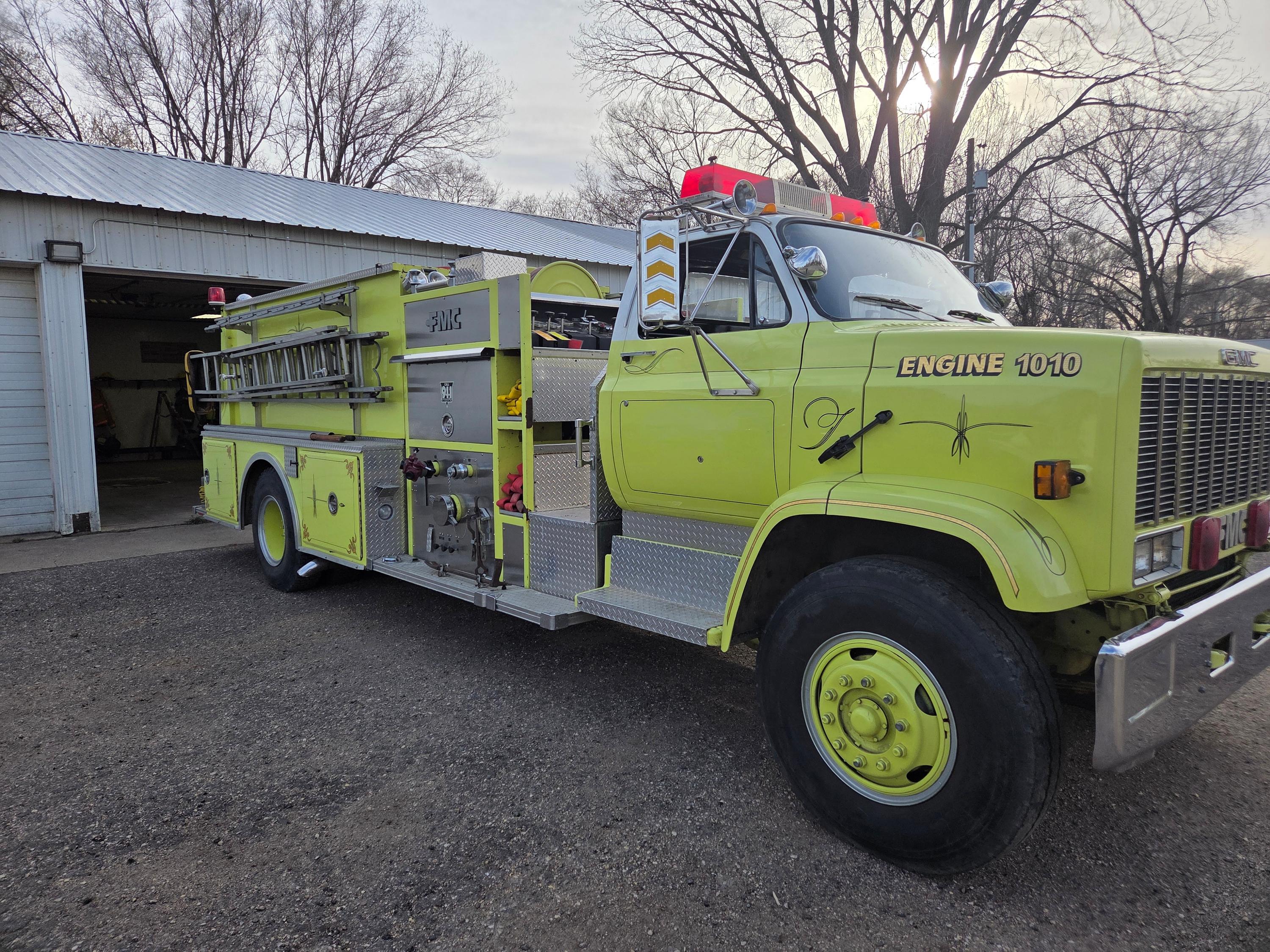 1986 GMC Pumper - image 2