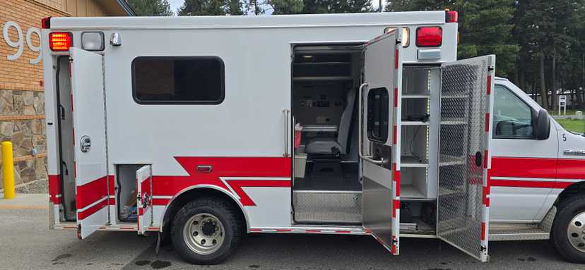 2015 Braun Ford Type III Ambulance — photo 8