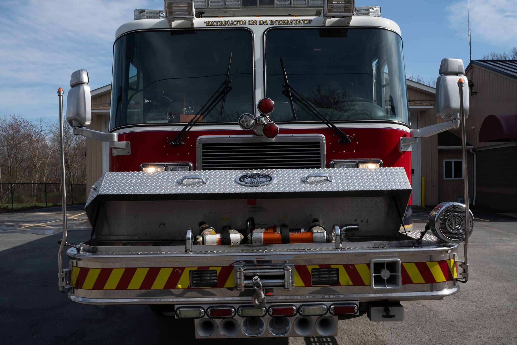 2009 KME Predator 4x4 Heavy Rescue - image 10