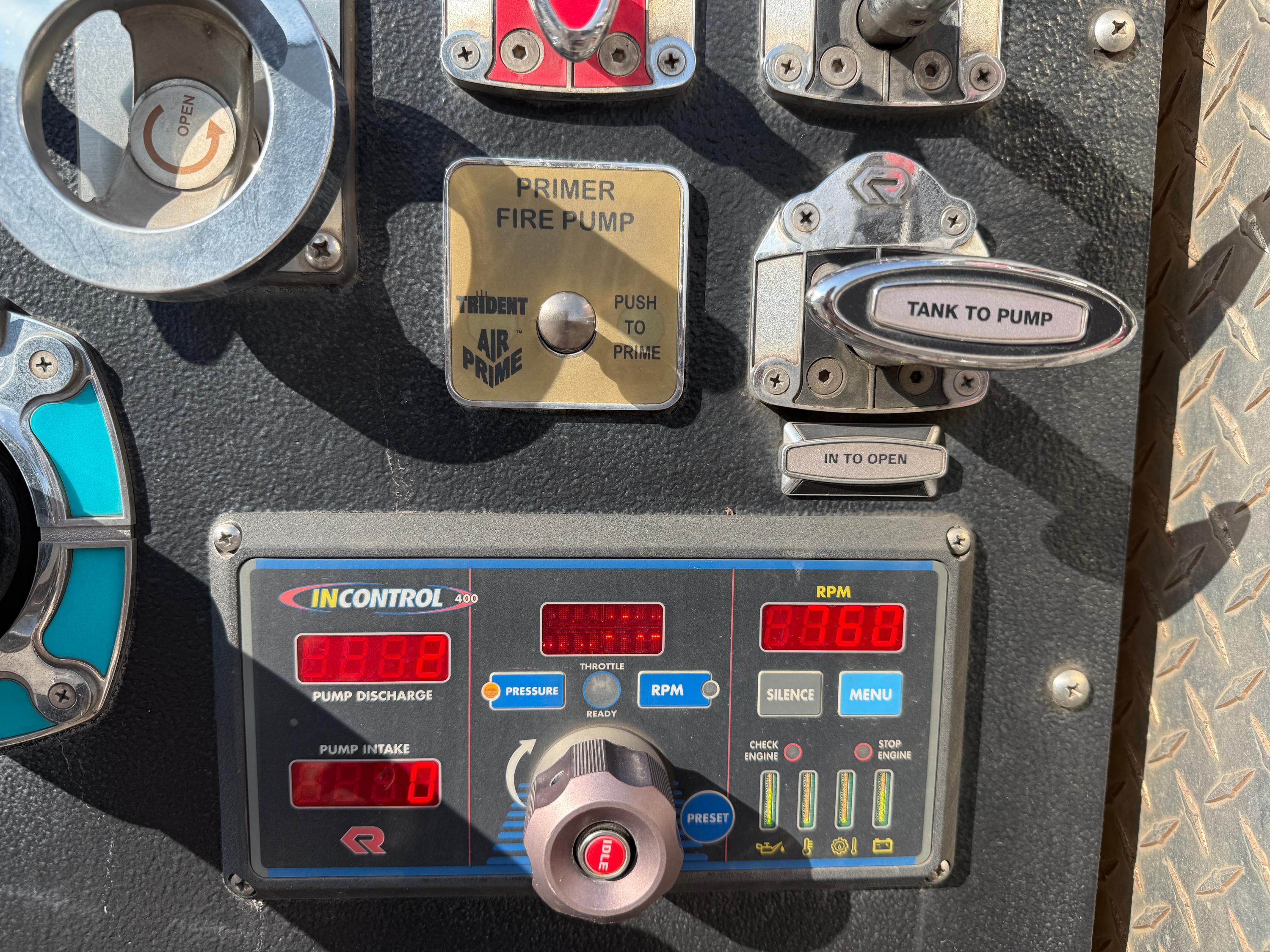 2015 Rosenbauer COMMANDER Pumper - image 22