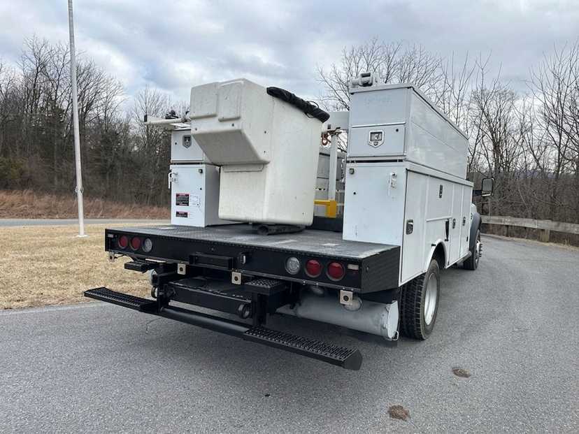 2018 Ram 5500 4x4 Bucket Truck w/ Altec AT40G Boom (45 ft) — photo 6