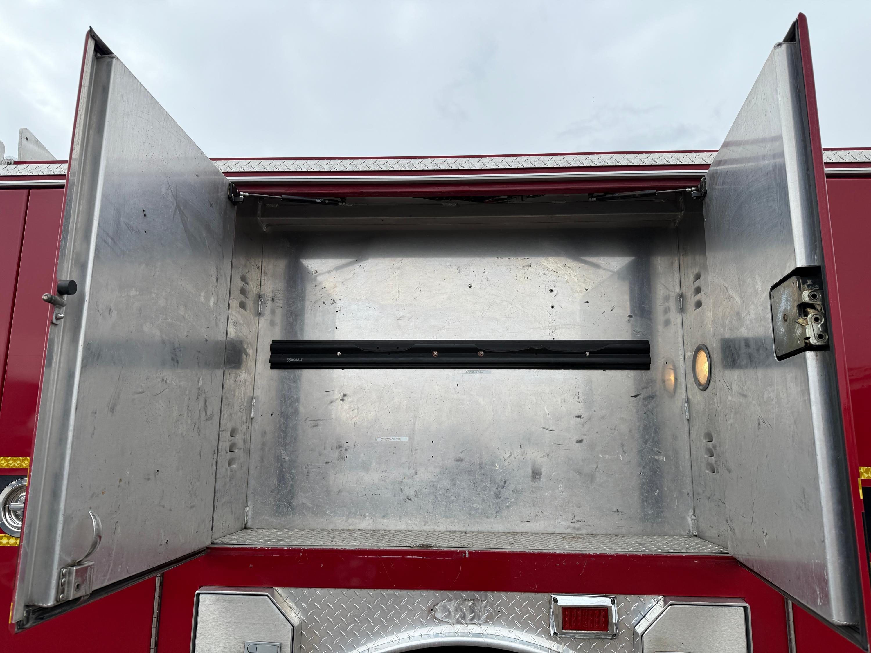 2005 E-One Pumper - image 15