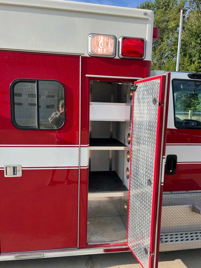 2009 MedTec International Type I Ambulance — photo 5